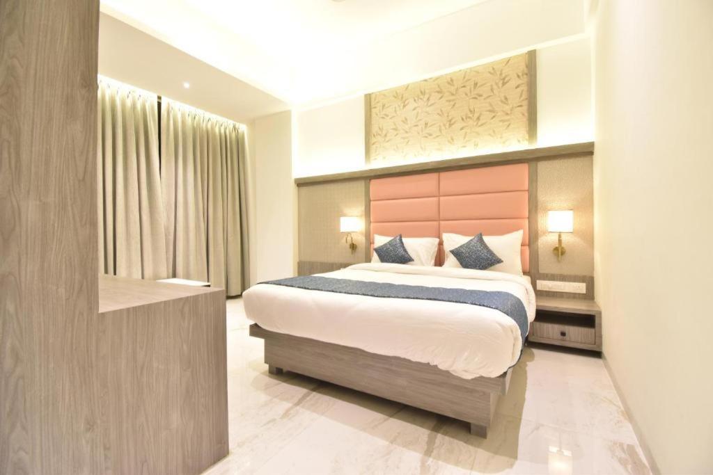 Glitz Hotels La Dahlia - Premium Thane Extérieur photo