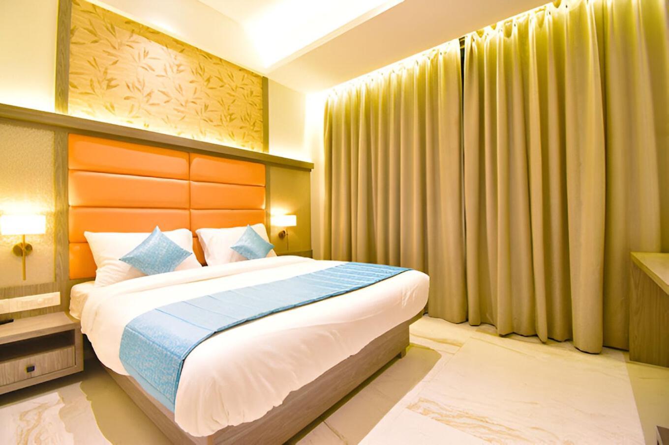 Glitz Hotels La Dahlia - Premium Thane Extérieur photo