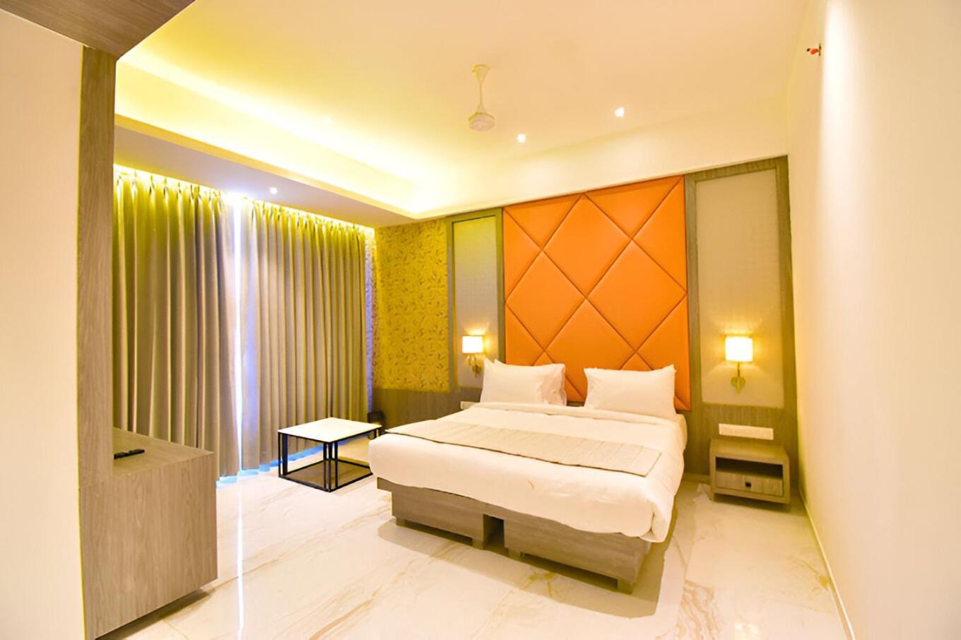 Glitz Hotels La Dahlia - Premium Thane Extérieur photo